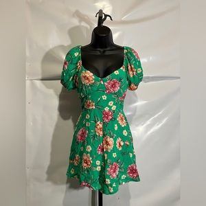 Women’s Floral Tie Back Romper Size Small